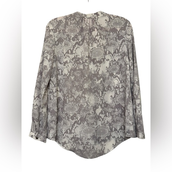 JLO Snake Print Pop Over Blouse Size S - Picture 3 of 6